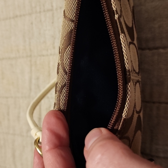 Coach wristlet - Picture 3 of 4